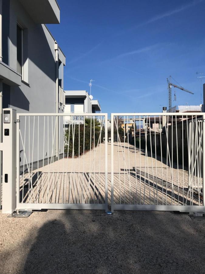 דסנזאנו דל גארדה Villa Karolina מראה חיצוני תמונה